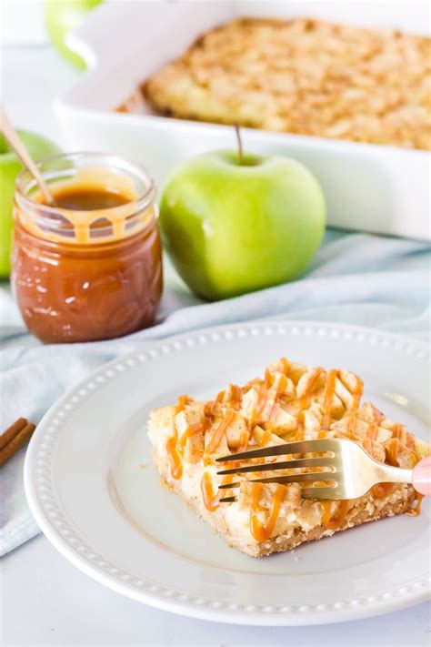 Caramel Apple Cheesecake Bars