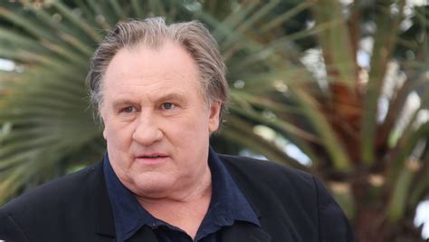 Gérard Depardieu accusé de viols Emmanuelle Debever lune des