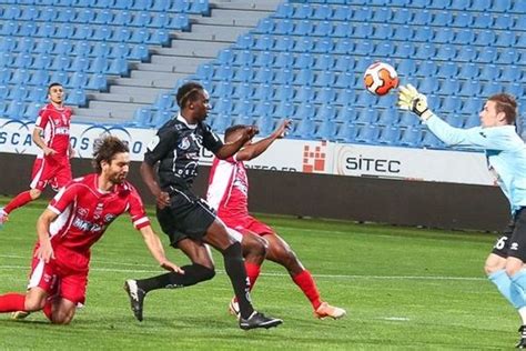 Ligue E Journ E Le Ca Bastia Et N Mes Se Neutralisent