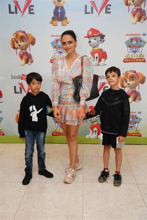 Photos Celebs Attend The Debut Premiere Of Paw Patrol Live Race To The