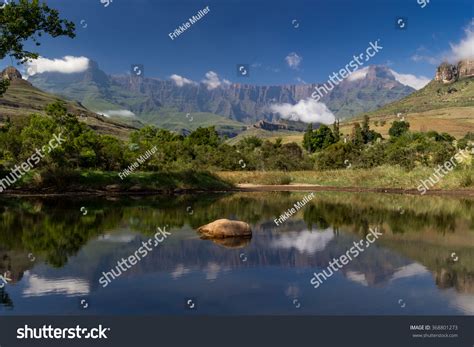 Drakensberg Amphitheatre Stock Photo 368801273 | Shutterstock