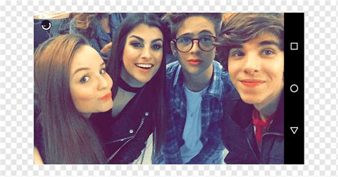 Larissa Manoela Elaine Mickely João Guilherme Ávila Selfie Alice