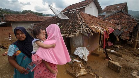 Inondations en Indonésie le bilan s élève à au moins 23 morts Geo fr