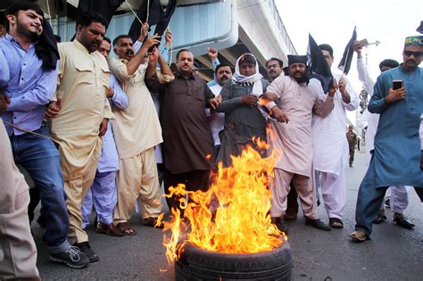 In Pictures Pml N Workers Protest Court Verdict Against Nawaz Maryam