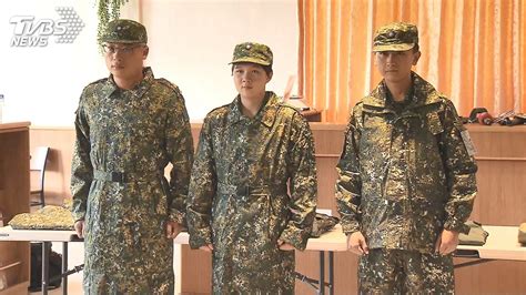 揮別「雙濕牌」！ 陸軍新式數位迷彩雨衣亮相