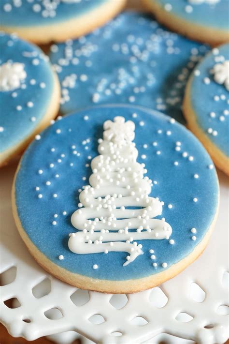 Round Sugar Cookie Christmas Decorating Ideas