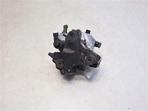 POMPA WTRYSKOWA VOLVO XC90 I 2 4 D5 8692521 0445010111 Shrot Pl