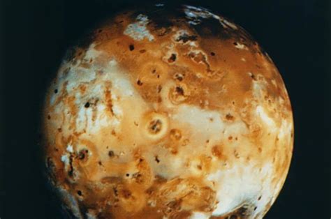 Nasa Juno Probe Pictures Volcanic Eruption On Jupiter Moon Io Daily Star