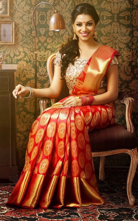 Kerala Wedding Sarees in Different Color Combinations