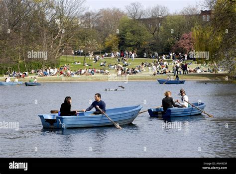 Boating Lake In Regent's Park Stock Photo - Alamy