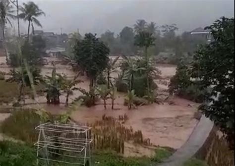 Banjir Bandang Tutup Akses Dua Desa Di Sumedang Okezone News