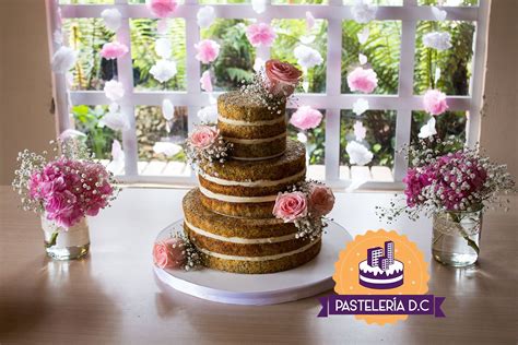 Naked Cake De Amapola Decorada Con Rosas Naturales Y Gypsophila Naked