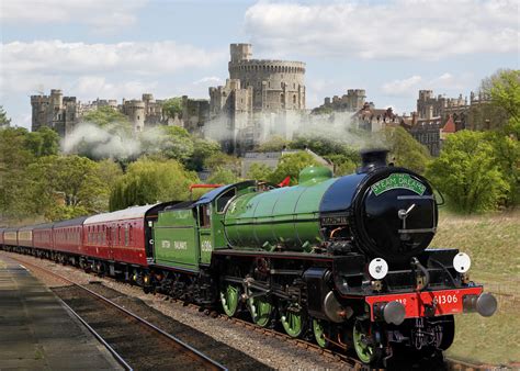 Review: The Royal Windsor Steam Express Breakfast - London to Windsor