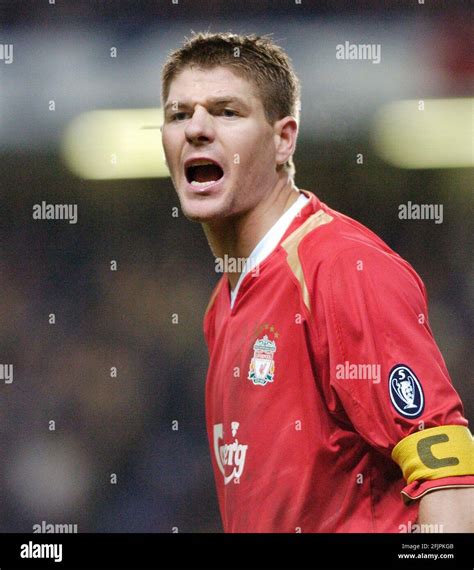 Steven gerrard liverpool hi-res stock photography and images - Alamy