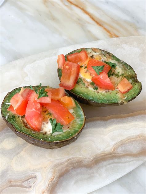 Baked Avocado Egg | De La Heart