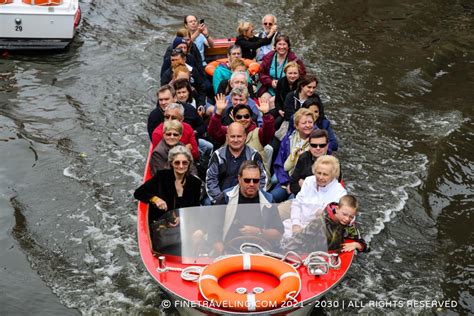 Bruges Canal Boat Tours - Things to do in Bruges - www.cherryawards.com