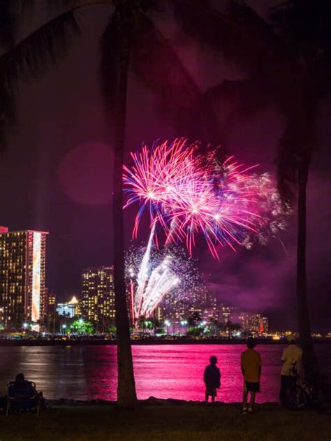 Don T Miss The Hilton Hawaiian Village Weekly Free Fireworks Planner