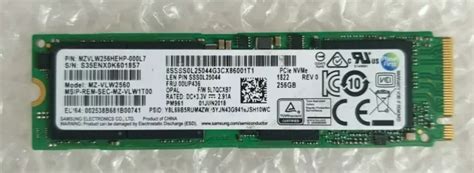 SAMSUNG PM961 256GB NVMe M 2 2280 SSD MZVLW256HEHP 000L7 MZ VLW2560