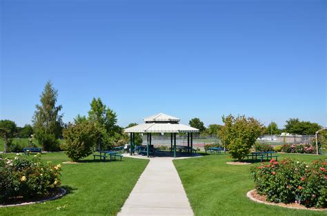 Facilities & Parks • Highlands Grange Rose Garden Picnic She