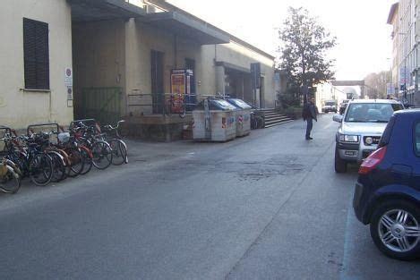 Stazione Campo Di Marte Segnaletica Mancante E Barriere