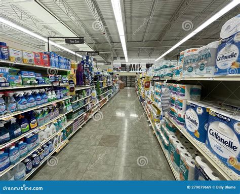 Food Lion Grocery Store Interior Paper And Chemicals Aisle Editorial