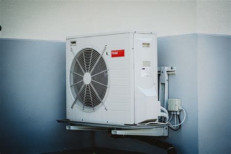 A Guide To Cooling Your Home Ductless Mini Split Vs Central Air