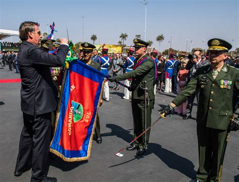 Homenagens Com Entrega De Medalhas E Desfile De Tropas Marcam