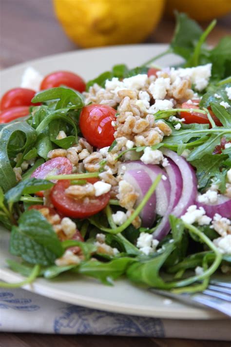 How To Make Satisfying Rocket Leaf Salad- The Fed Up Foodie