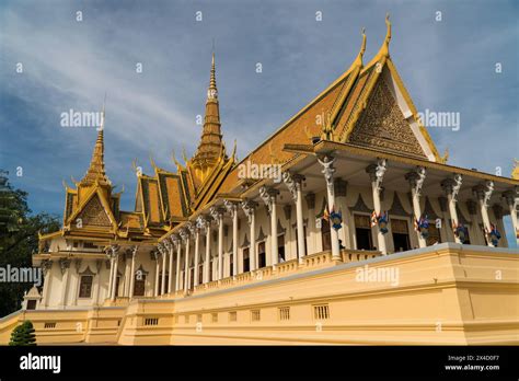 royal palace  cambodia phnom penh cambodia stock photo alamy