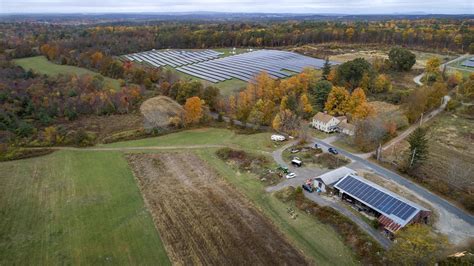 Farms Will Harvest Food And The Sun As Mass Pioneers Dual Use Solar Earthwhile