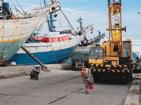 Cara Menghormati Dan Mematuhi Orang Tua Saat Masih Hidup Kumparan