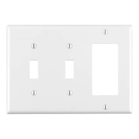 Leviton 3 Gang 2 Toggle Decora Device Combination Wallplate In White The Home Depot Canada