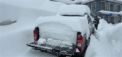 Gulmarg Ski Resort is experiencing a severe snow storm | Gulmarg Powder ...