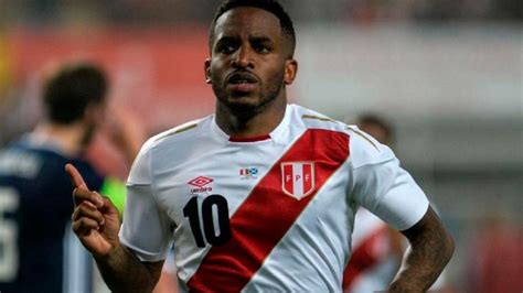 Instagram Jefferson Farfán tuvo emotivo gesto con niño que corrió