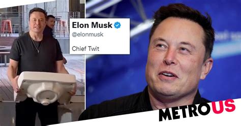 Chief Twit Elon Musk Enters Twitter Headquarters Toting Kitchen Sink Tech News Metro News