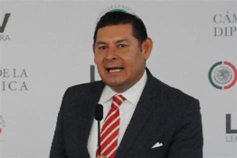 Alejandro Armenta confirma intención de ir por gubernatura de Puebla