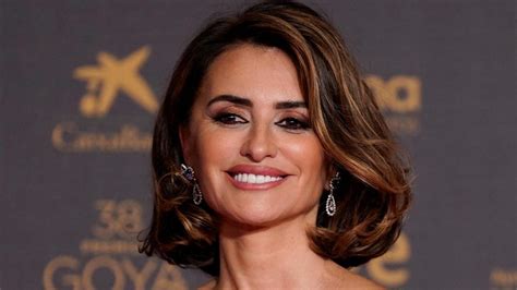 Pen Lope Cruz Sorprende Con Un Nuevo Look Con Efecto Rejuvenecedor