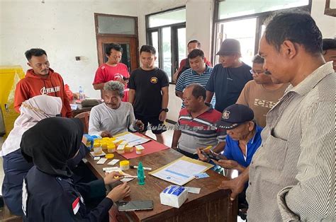 Sopir Angkutan Umum Dan Barang Di Jembatan Timbang Tetiba Jalani Tes