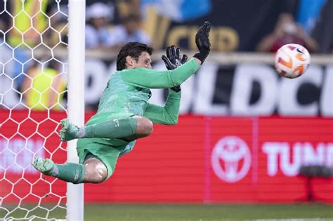 Nicholas Hagen hizo historia con el penal que atajó Guatefutbol