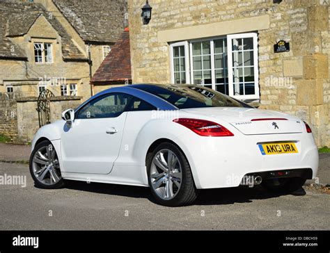 Peugeot rcz blanche Banque de photographies et dimages à haute