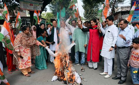 प्रदेश सरकार हर मोर्चे पर विफल साबित हो रही हैहर तरफ घोटाले हो रहे है