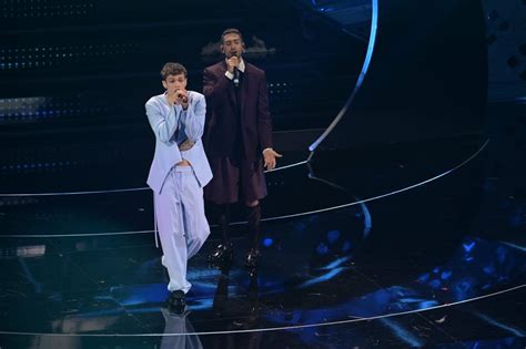 Brividi Di Mahmood E Blanco Il Singolo Pi Venduto Per La Quarta