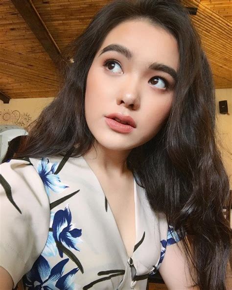 Mang trong mình dòng máu Việt Trung Thái hot girl tuổi xinh