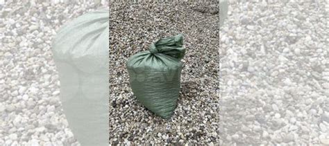 Гравий (щебень), песок в мешках купить в Твери | Товары для дома и дачи ...