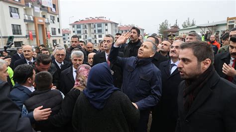 Kahramanmaraş ta Depremzedeler İçin Yapılan TOKİ Konutlarına Bakan