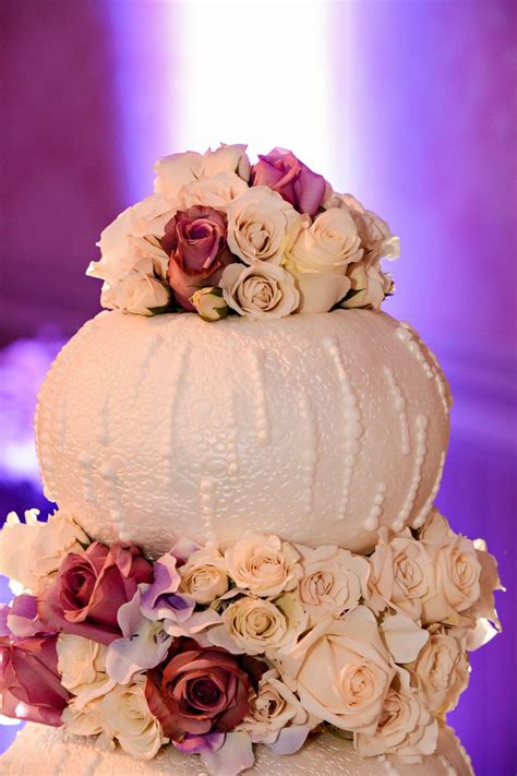 Today S Wedding Cake Wednesday Is Nothing Short Of A Floral Masterpiece