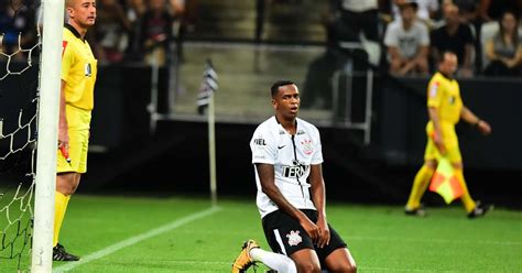 Jô Fala Sobre Possível Volta Ao Corinthians E Elogia Andrés