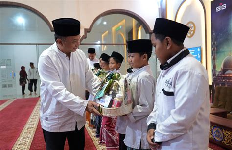 Safari Ramadhan Sig Salurkan Bantuan Dan Santunan Di Tujuh Provinsi