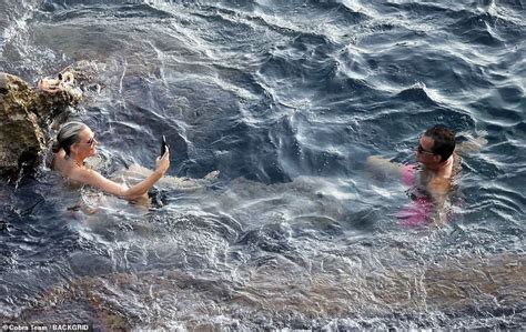 Molly Sims 48 Showcases Her Age Defying Figure In A TINY String Bikini Daily Mail Online