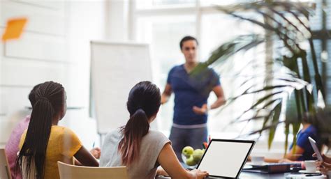 Educação E Trabalho - A relação entre a educação e o mercado de trabalho